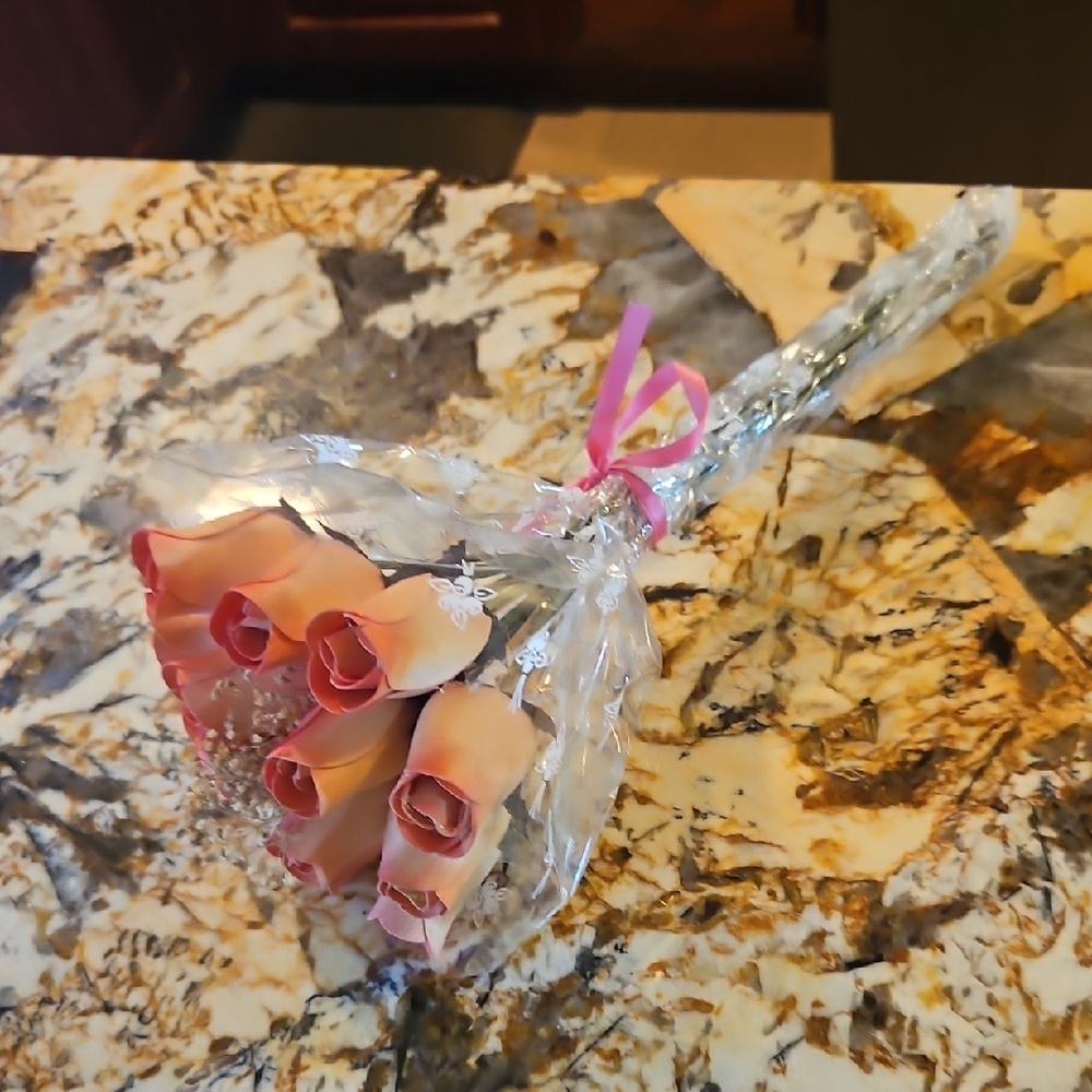 Small Bud Wood Rose Bouquet ( 12 ) - Picture 5 of 5